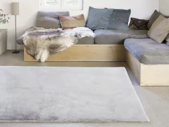 Alfombra shaggy efecto piel BUNNY - 100% poliéster - 150 x 200 cm - Gris^OZAIA Outlet