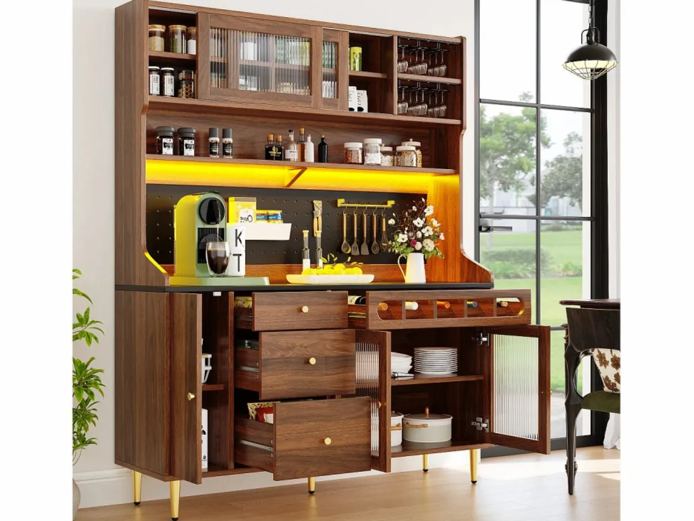 Hauss Spole Aparador De Cocina|Aparador de cocina con iluminación LED, 4 puertas, 3 cajones y botellero - Color nogal