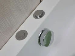 Shower & Design Bañera angular hidromasaje sistema de cascada AGLENA - 2 plazas - 350L - 150 x 150 x 60 cm Blanco Online
