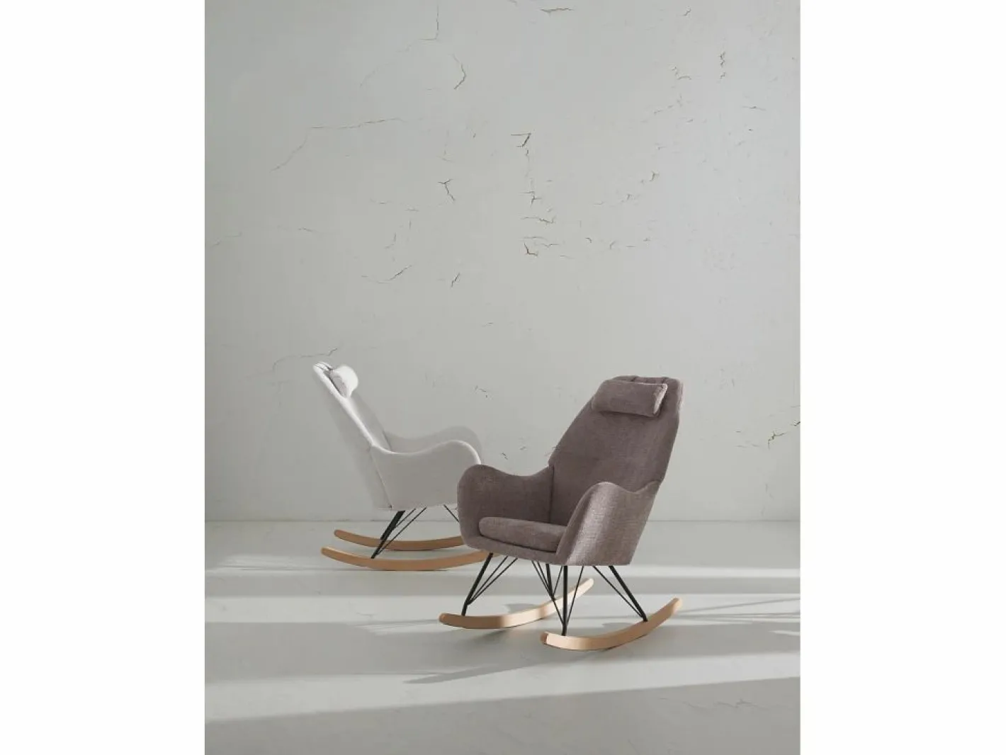 Sillón|Sillón Balancín|Balancín tapizado en chenilla marrón