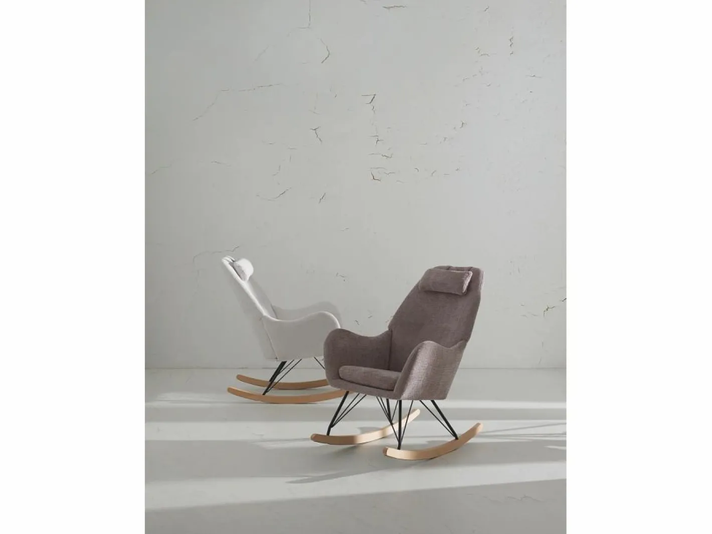 Sillón Balancín|Sillón Escandinavo|Balancín tapizado en chenilla tono marrón