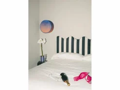 Cabecero tapizado forma ondulada franjas blancas y negras 160x73,5cm Negro