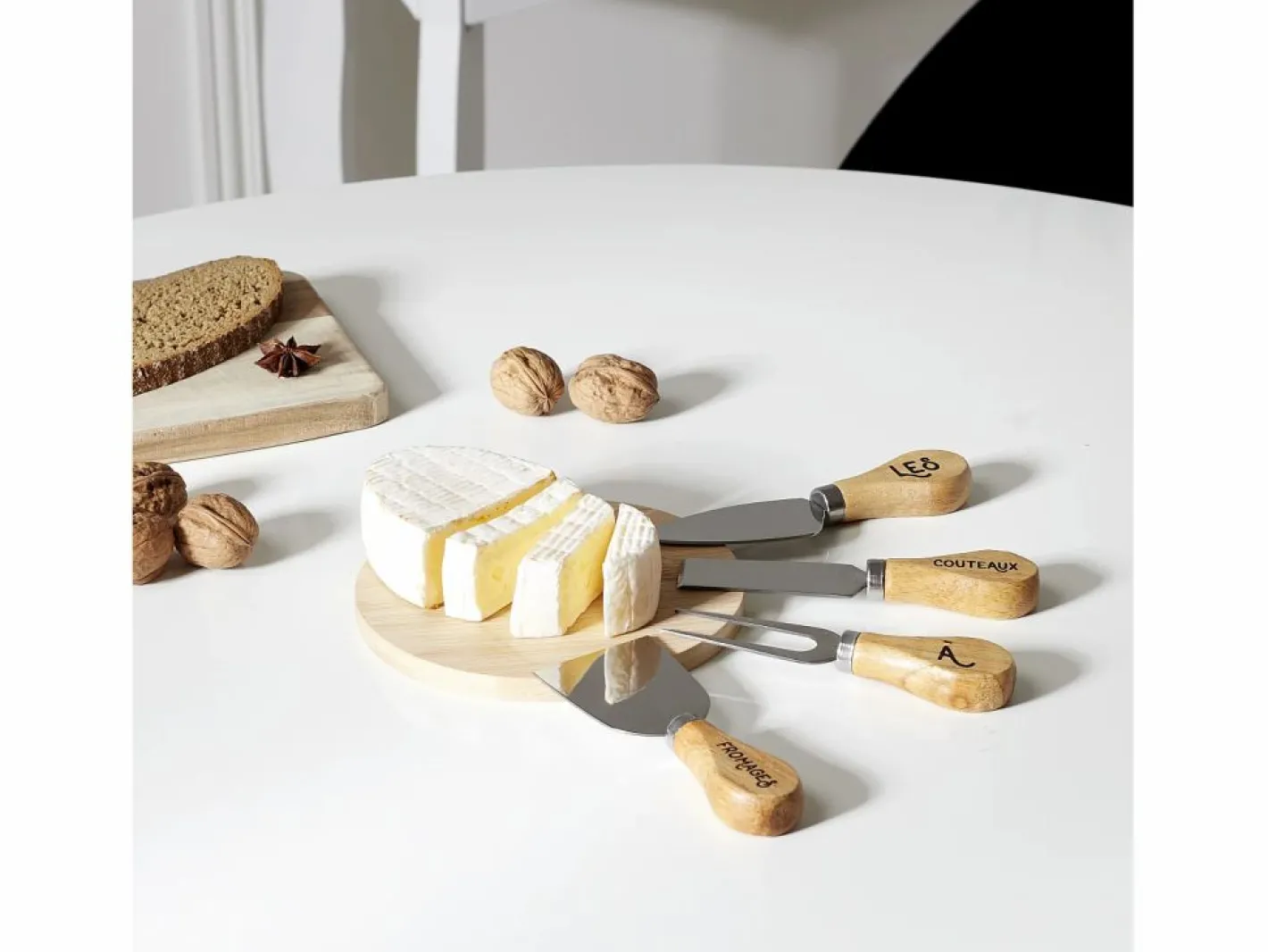 Cook Concept Caja de quesos con tabla de hevea y 4 cuchillos Marru00f3n New