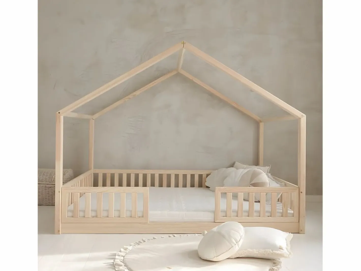 Petits-Meubles Cama cabaña 140x200 con barandilla y somier patas de 1 cm Roxane Madera Color natural claro Sale