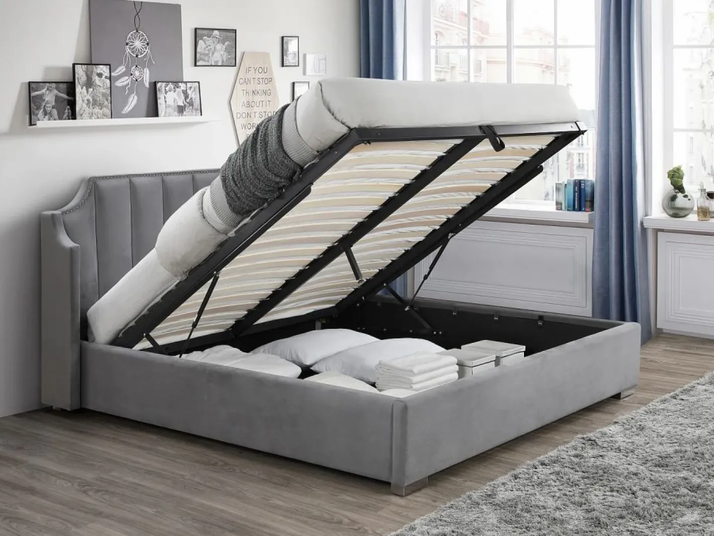 Canapé abatible 140 x 190 cm con cabecero curvado de terciopelo + colchón - TEOMIS^Vente-unique New