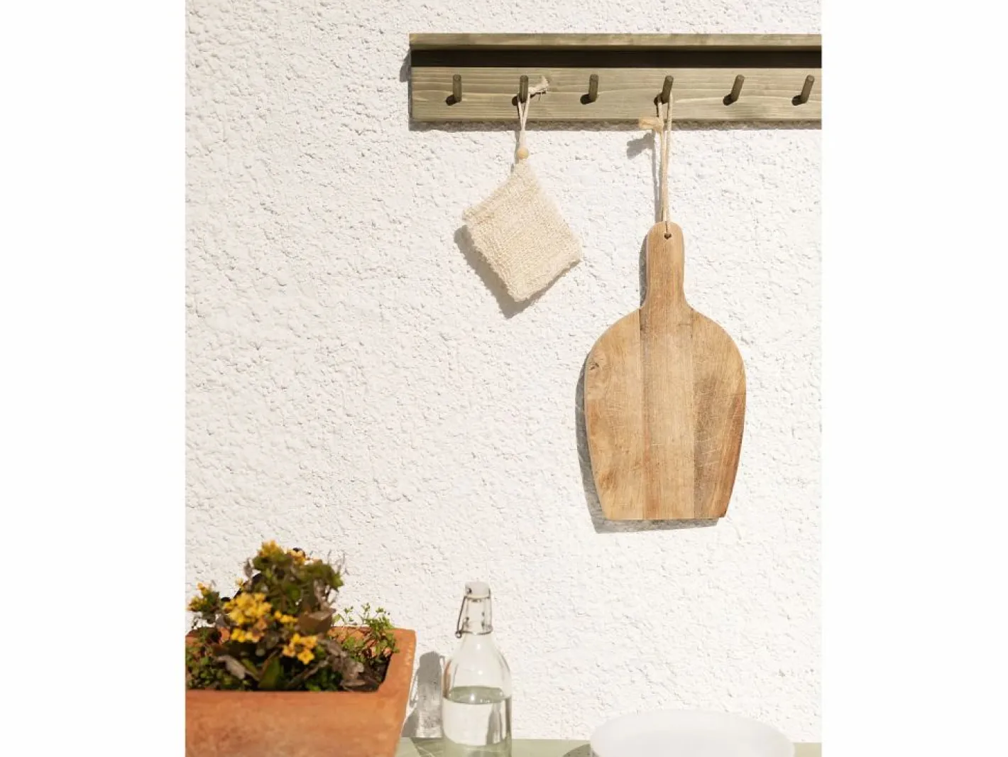 Colgador de pared de madera maciza en tono de 61x9,5cm - KATE -^DECOWOOD Discount