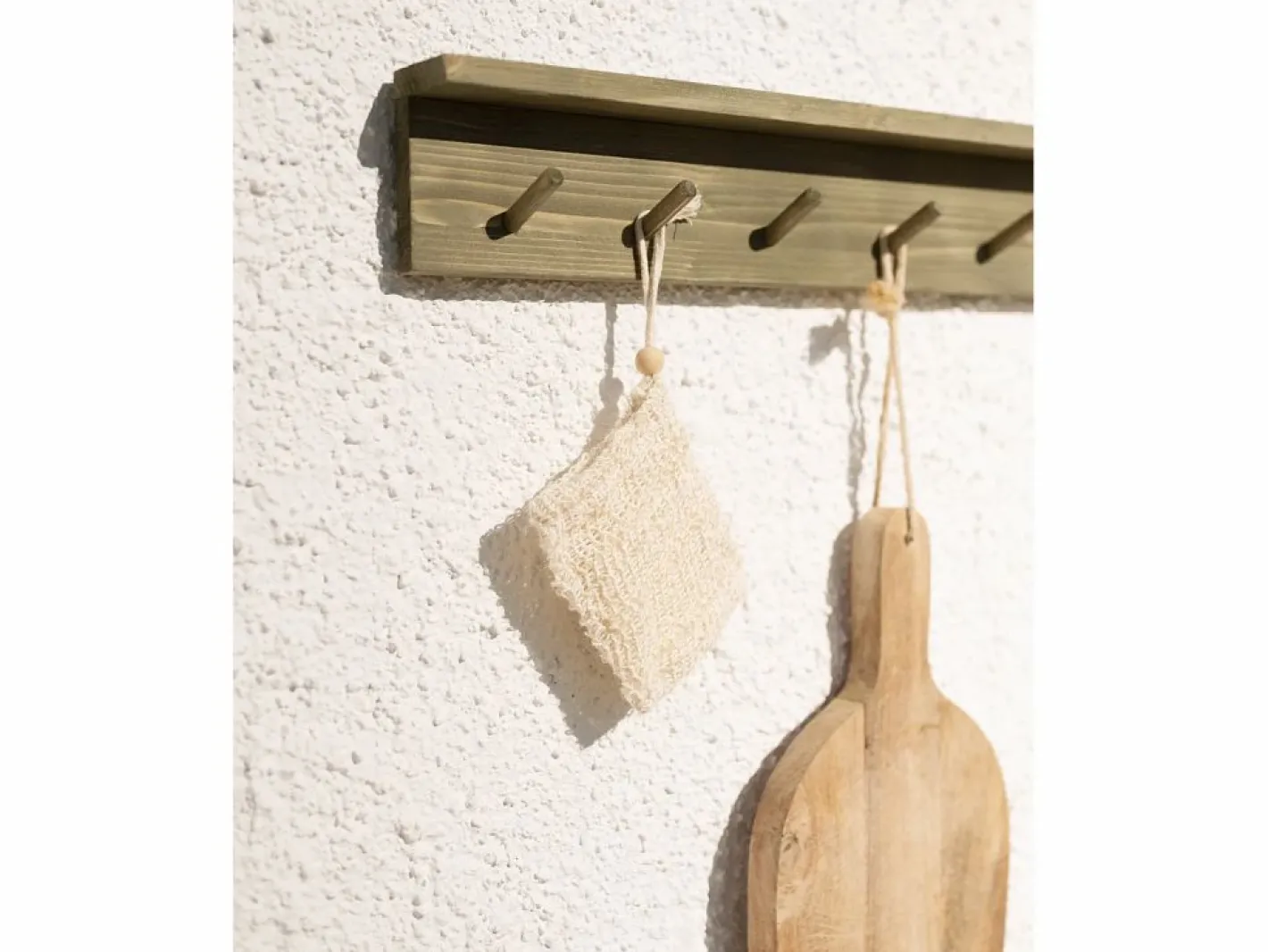 Colgador de pared de madera maciza en tono de 61x9,5cm - KATE -^DECOWOOD Discount