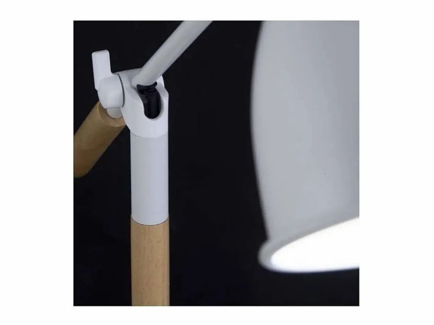 Flexo modelo Ristori acabado , 61cm(alto) 17cm(ancho) 51cm(largo).^ Hot