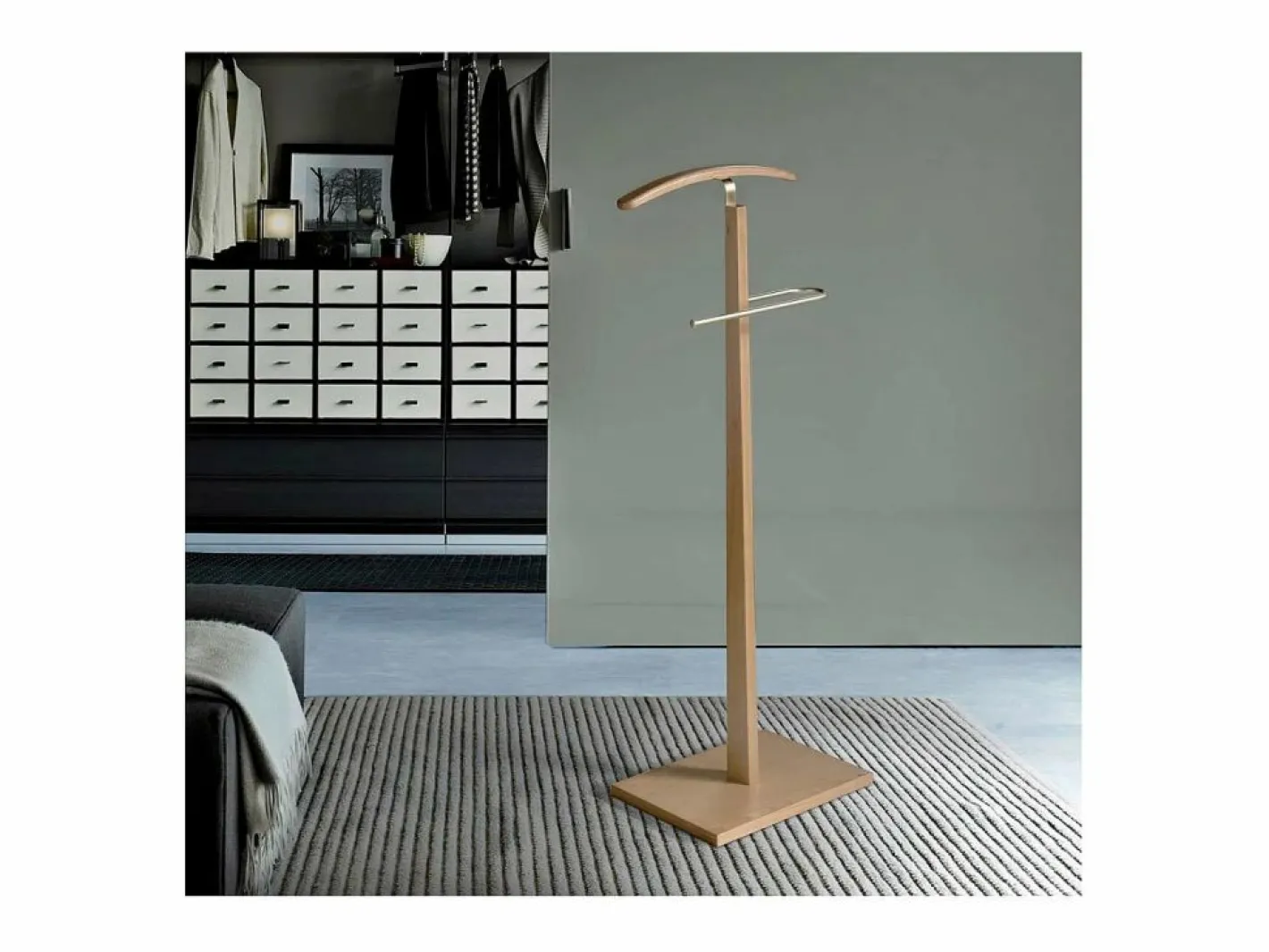 Galán De Noche|Galan 303 herraje cromo satinado y madera color roble. 114 cm (alto), 48 cm (ancho), 28 cm