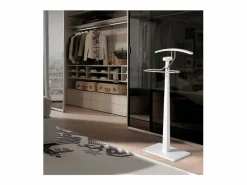 Galan 368 lacado en y herraje cromo. 112 cm(alto), 46 cm (ancho), 34 cm(fondo). Blanco Online