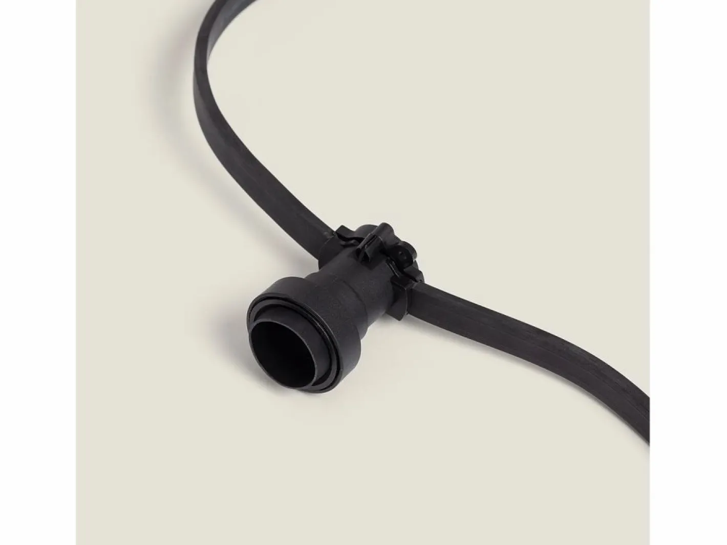 Guirnaldas para Exterior IP44 Cable Eléctrico Plano con Portalámparas E27 a Medida 15 m^Ledkia Discount