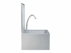 Fregadero|Lavabo de acero inoxidable con grifo y dispensador de jabón.