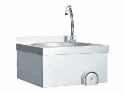 Fregadero|Lavabo de acero inoxidable con grifo y dispensador de jabón.