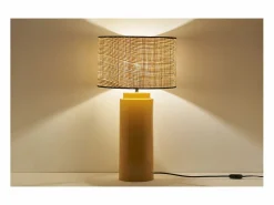 Lámpara de mesa de cerámica esmaltada amarilla con pantalla de rafia BERRO^Miliboo Online