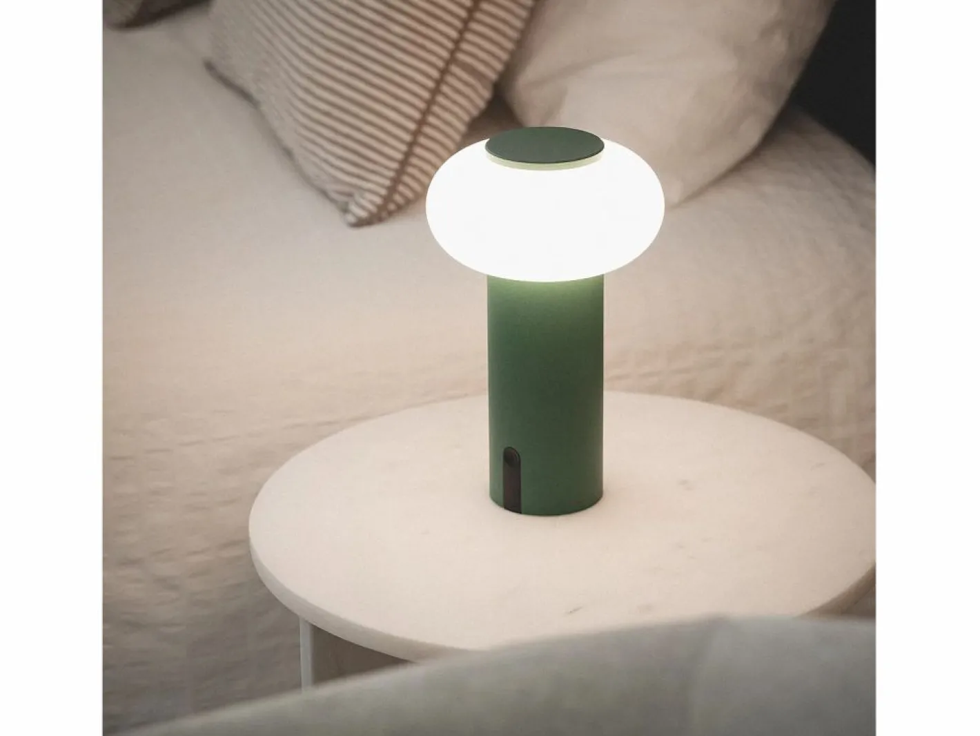 Ledkia Lámpara de Mesa LED Portátil para Exterior Metal con Batería Recargable Katse Verde Best