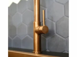 Magneto Mezclador de fregadero con rociador móvil en cobre cepillado^Essebagno Hot