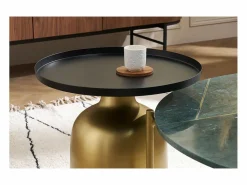Miliboo Mesa Auxiliar|Mesa auxiliar de diseño redondo de metal dorado con tablero negro mate RAMSES
