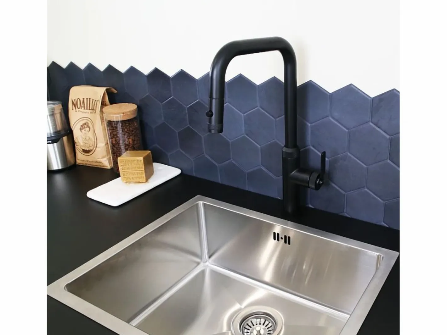 Essebagno Molette Mezclador de fregadero con teleducha extraíble en mate Negro Hot