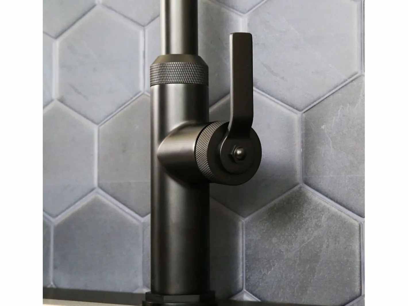Essebagno Molette Mezclador de fregadero con teleducha extraíble en mate Negro Hot