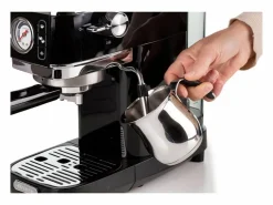 Ariete Pequeño Electrodoméstico|Máquina de espresso 1381 negra 15 bares, 1300W, compatible con café molido y cápsulas, con manómetro y Maxi-Cappuccino