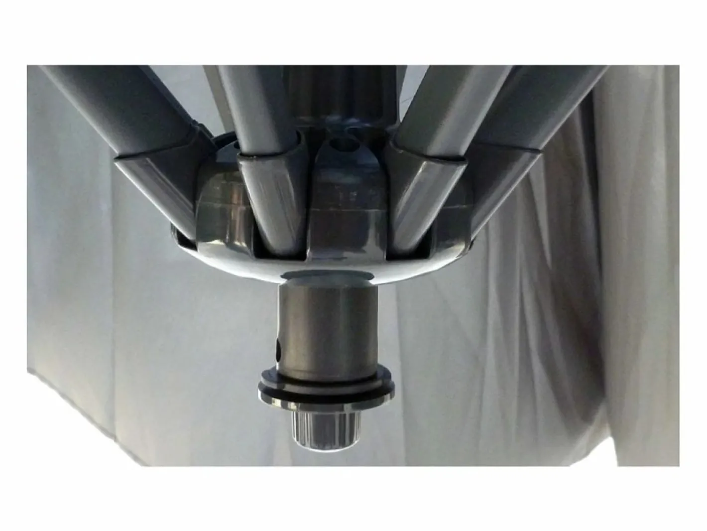 Concept-Usine Parasol excéntrico cuadrado con LED de 3x3 m SOLENZARA Gris Outlet