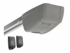 Somfy Puerta De Garaje|Puerta de garaje seccional con motor efecto madera blanca PRIETA