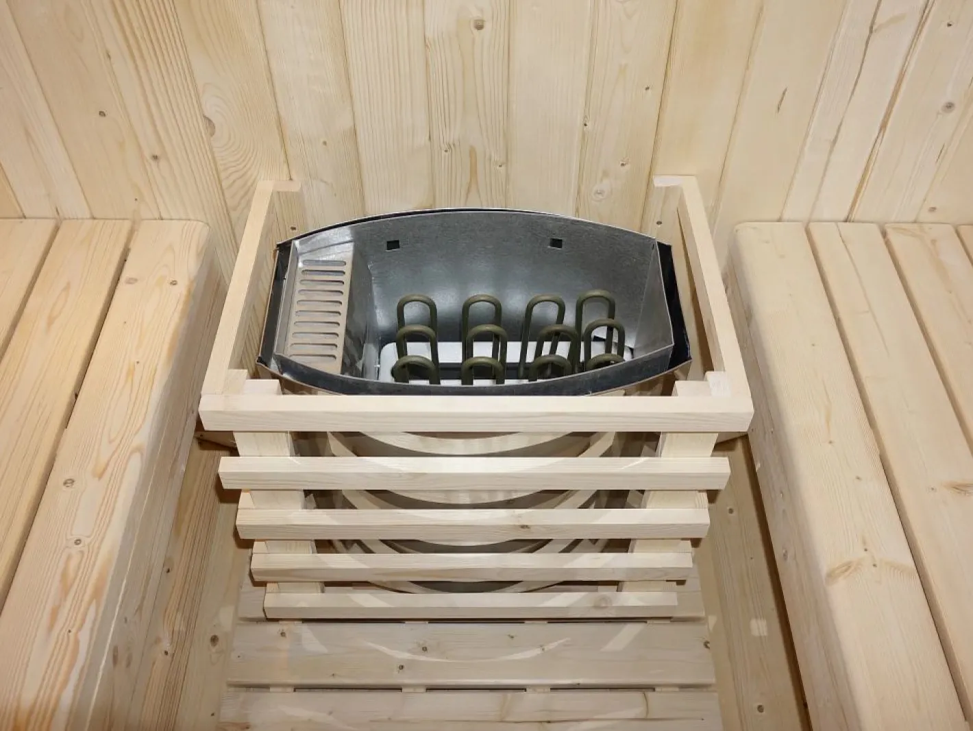 VOGUE SAUNA Sauna De Exterior|Sauna de exterior de 6 plazas, Ancho 185 x Prof. 220 x Alt. 190 cm, ISOKYRO