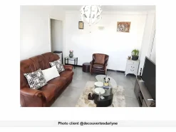 Vente-unique Sofá - 3 Plazas|Sofá De Piel|Sofá 3 plazas 100% piel de búfalo DAPHNE - Marrón