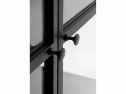 Vitrina|Vitrina alta puertas y laterales de cristal estructura metal negra