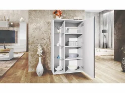 Vitrina Davos, vitrina independiente con 3 estantes de cristal y 8 compartimentos, mate/ de alto brillo (71,5 x 134 x 35 cm) Blanco